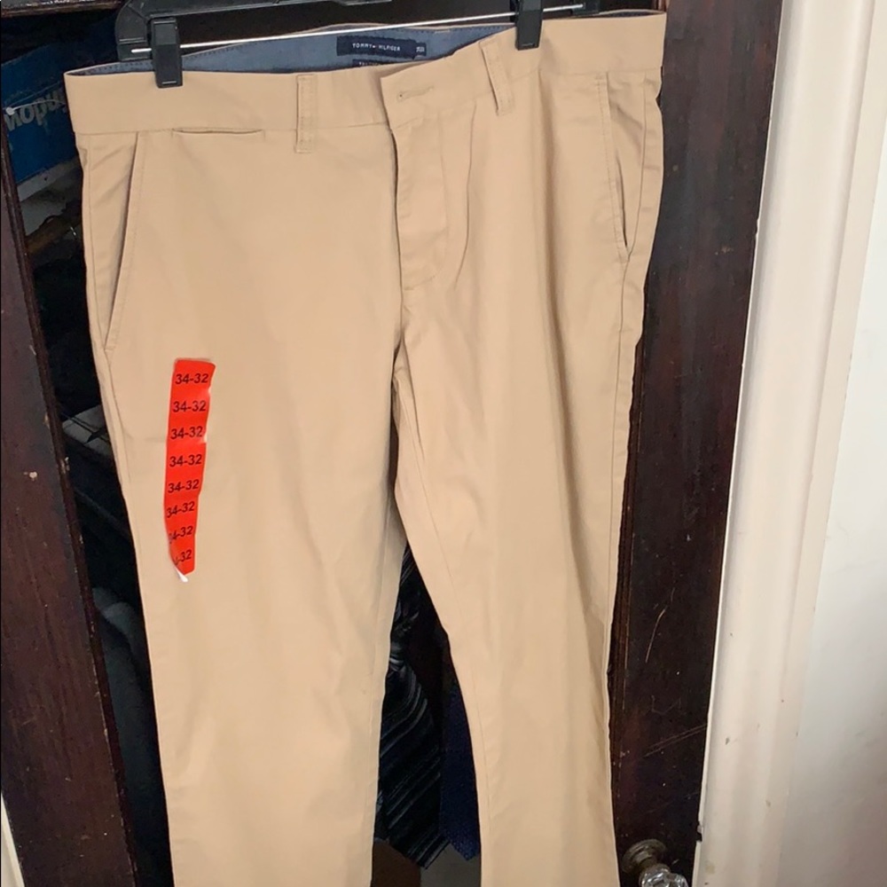 Tommy Hilfiger 34x32 Chino Pants